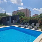 アパート Mueller ポレッチ