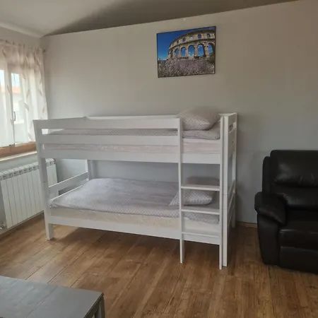 Mueller Apartment *
